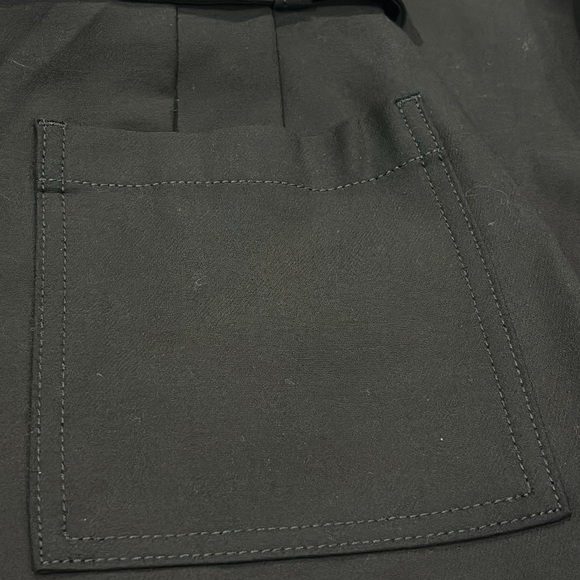Banana Republic Women’s Slim Refined Stretch Cargo Pant - Picture 9 of 12